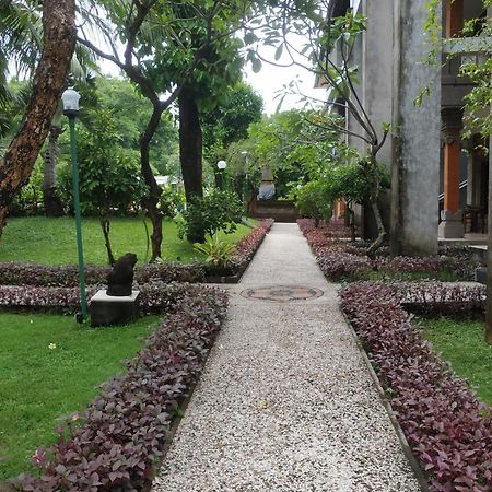 Melasti Kuta Bungalows & Spa Экстерьер фото