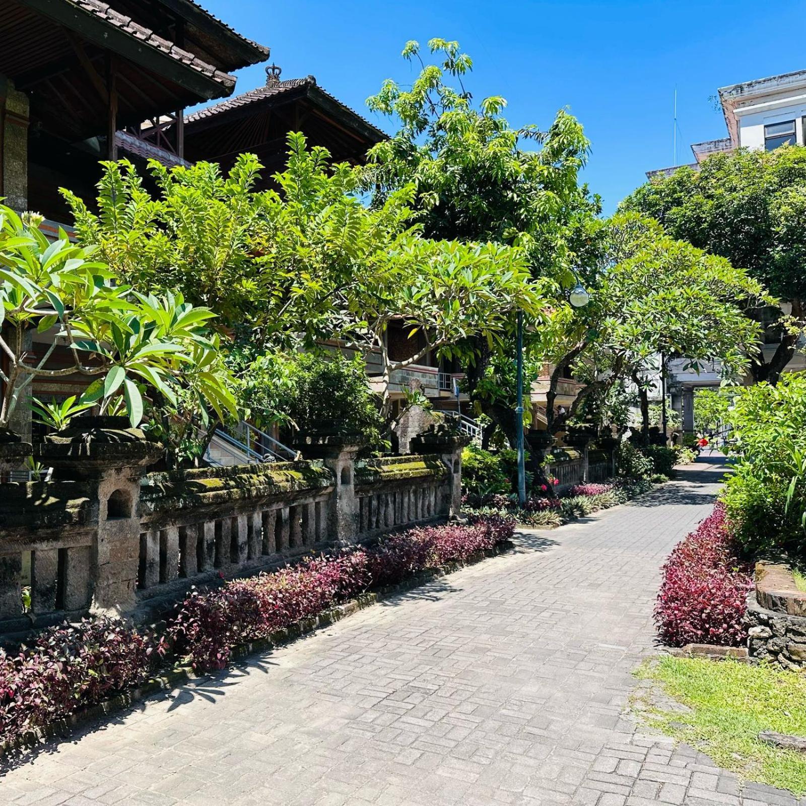 Melasti Kuta Bungalows & Spa Экстерьер фото